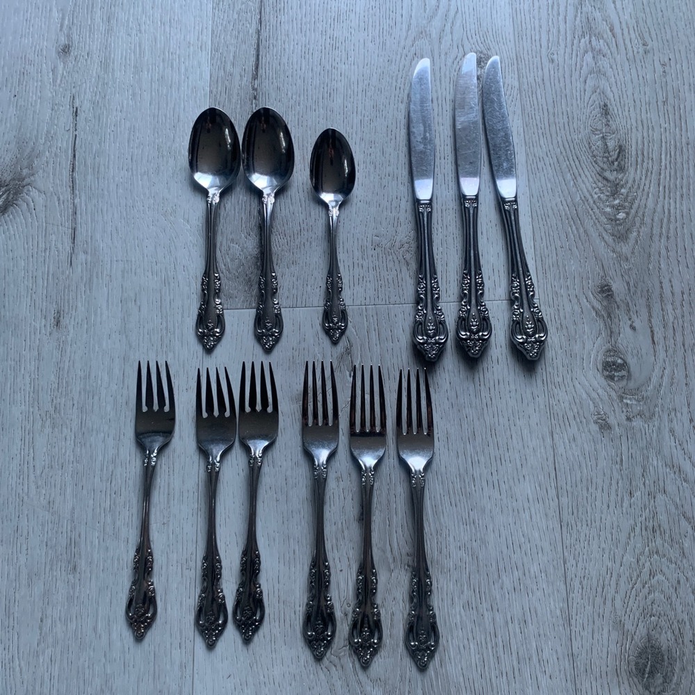 Oneida‎ Community Stainless Utensil Set